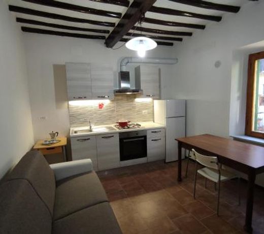 Casa via della Rocca Luna