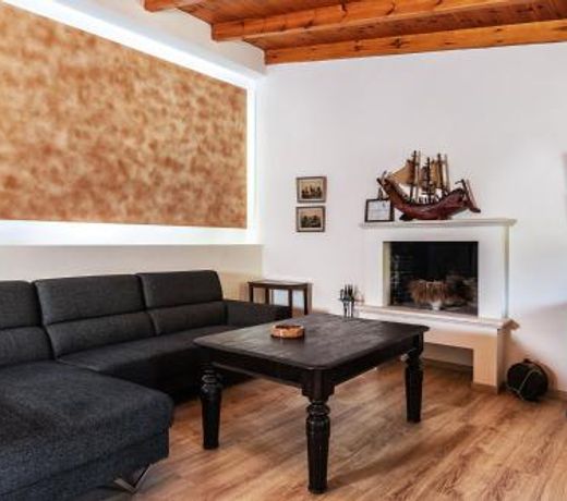 Flabouriaris Estate