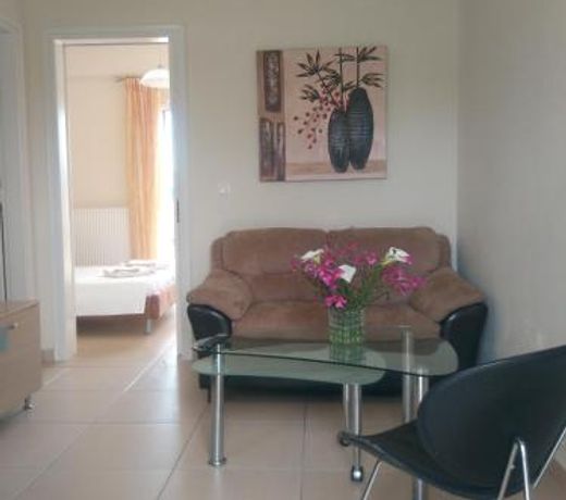 Bright and cozy apartment near the city center