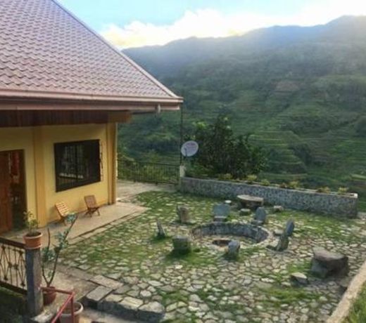 Trekkers Lodge and Cafe