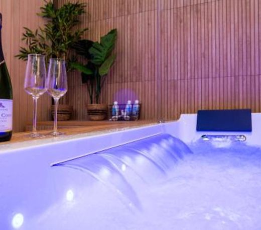 Art Deco Champagne & Spa
