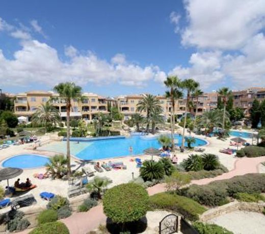 Limnaria Gardens B