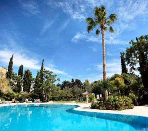 Paradise Gardens Prestige and Lovely Apartment