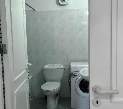 Spacious 2 bedroom apartment with large balcony
