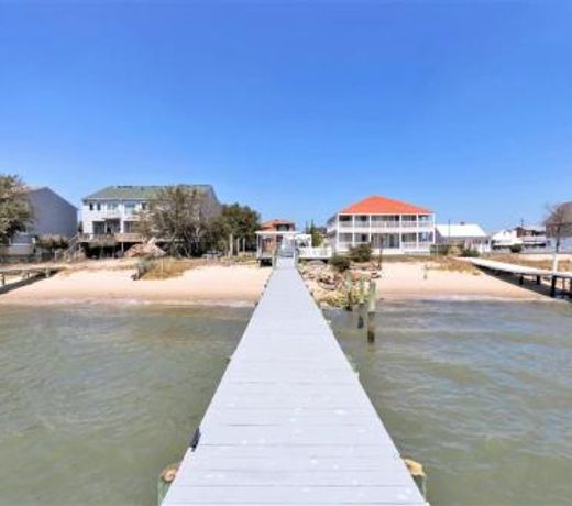 Bay Breeze Seashell Suite (1 bed/1 bath condo with cabanas, fire pits, and pier)