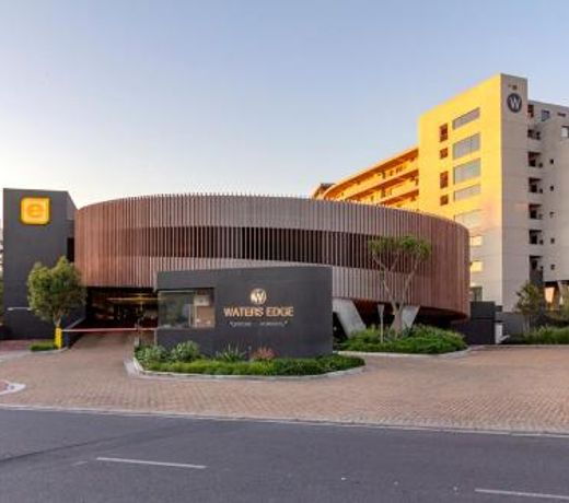 Waters Edge Aparthotel by HostAgents