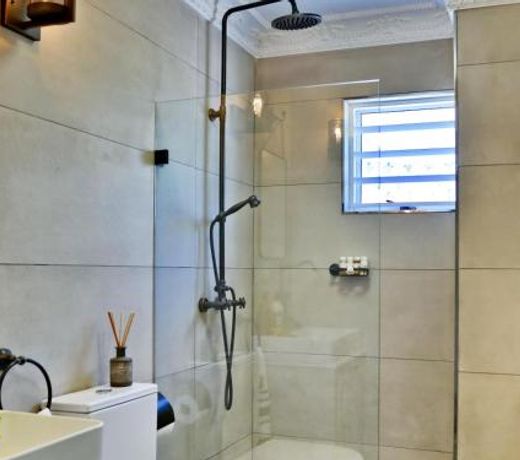 dk villas 4 Riverview, Hout Bay