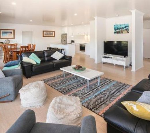 Wirraway Luxury Chalet