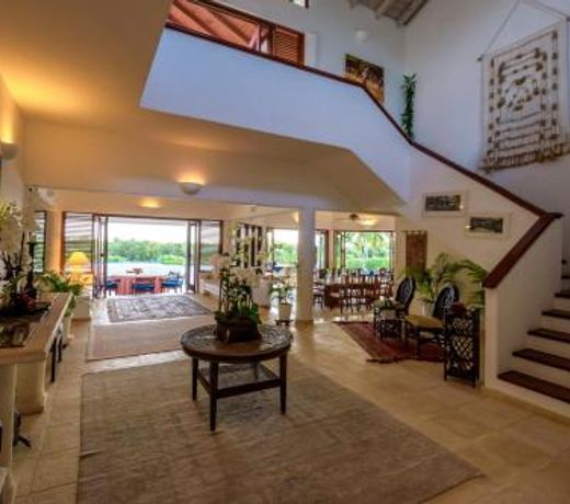 Private Brand New & Modern Villa with Pool & Staff