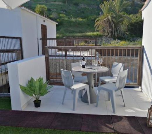 Unique 1 bedroom house