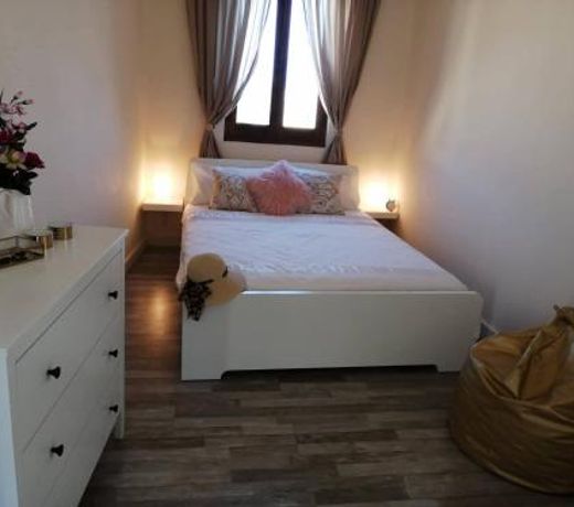 Unique 1 bedroom house