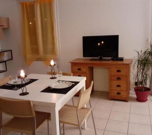 T3 meuble 6 personnes