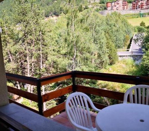 Apartment with 2 bedrooms in El Tarter with wonderful mountain view balcony and WiFi