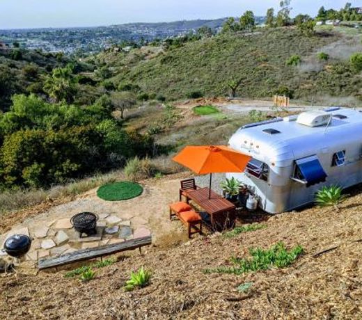 Roadrunner Airstream - City/Sunset/Mtn views, Sauna, Golf, Firepit
