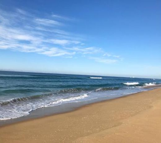 Luxury 4BR Home with KING Bed Lakes Entrance