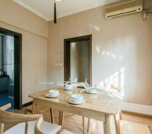Dujiangyan CityÂ·Near Xuanhua Gate Locals Apartment 00134980