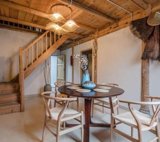 Dujiangyan CityÂ·South Bridge of Xuanhua Gate Locals Apartment 00140380