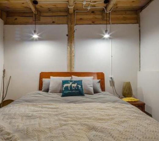 Dujiangyan CityÂ·South Bridge of Xuanhua Gate Locals Apartment 00140380