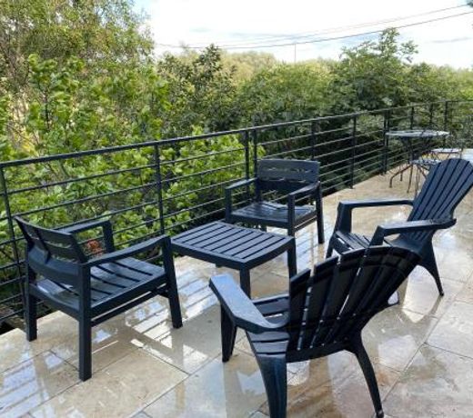 HOME SWEET HOME 2 pieces 42 m2 Chambre, salon, cuisine, grande terrasse, parking proche centre ville