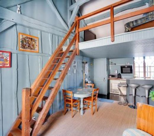 2 bedrooms appartement with enclosed garden and wifi at Troyes