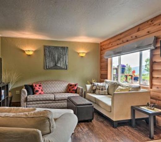 Gold Beach Apartment with Activities - 2 Mi to Ocean