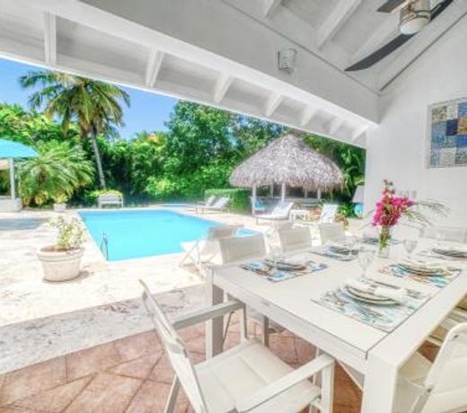 Modern Villa with Jacuzzi & Staff & Golf Courses at Casa de Campo