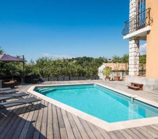 Villa provencale avec piscine entre Nice et Antibes