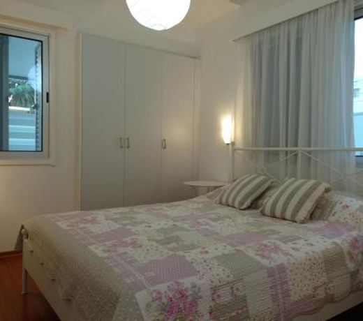 Private Yard 2-Bedroom
