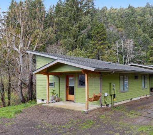 2 Bed 1 Bath Vacation home in Gold Beach