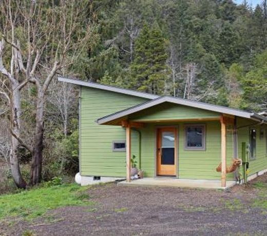 2 Bed 1 Bath Vacation home in Gold Beach