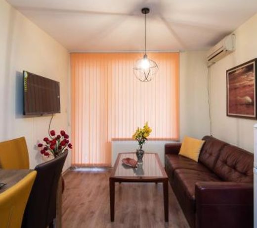 Four guests apartment close to city center and Medical University