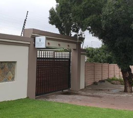 Elephant Bush Guest Cottage