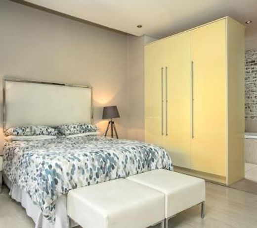 Melrose Arch Luxury Apartment
