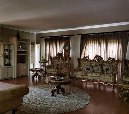 Equator Palace Lodge