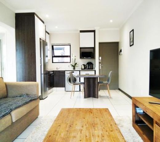 Modern, secure and amazing apartment in Fourways