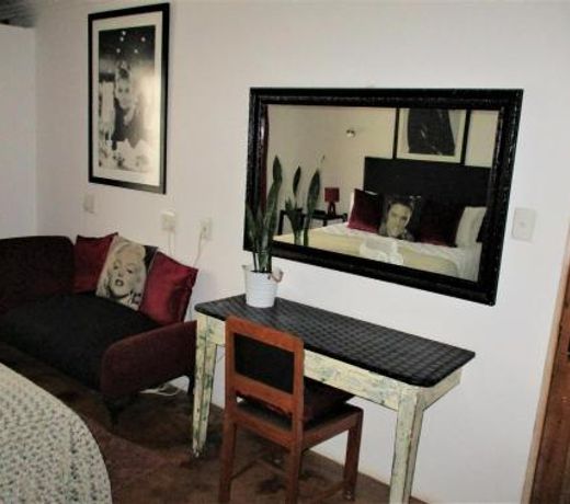 6th & 9th Melville Guest House