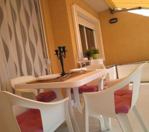 APARTAMENTO EN APOLO 7 a 100mts de la playa