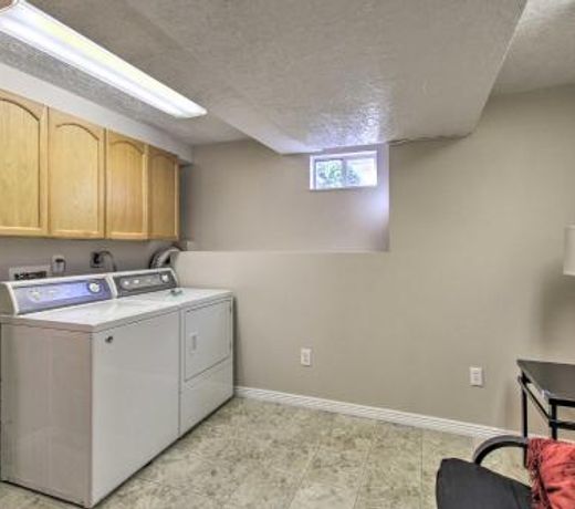 4BR Home Near HAFB, Restaurants, and Snowbasin!