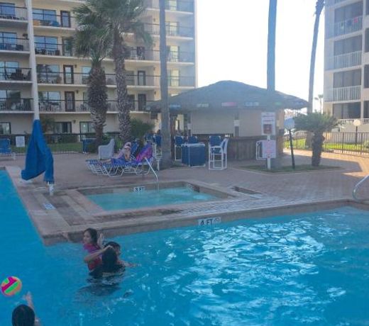 Beachside Condo 2 Bedroom Sleeps 9