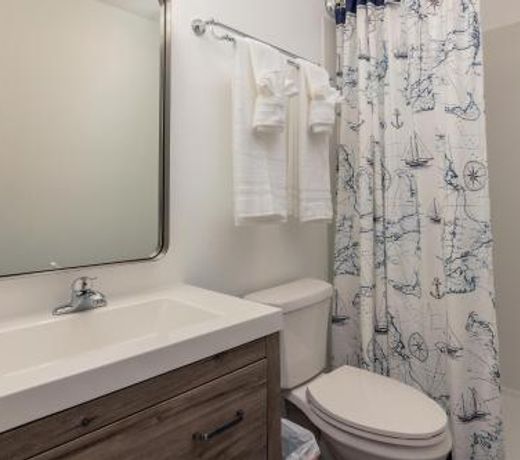Spacious Sloan Place!!