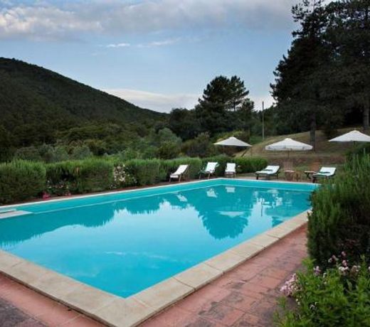 Balbano Villa Sleeps 10 Pool WiFi