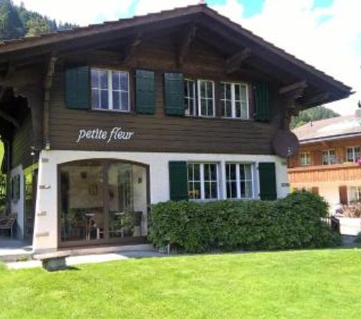 Chalet Petite Fleur