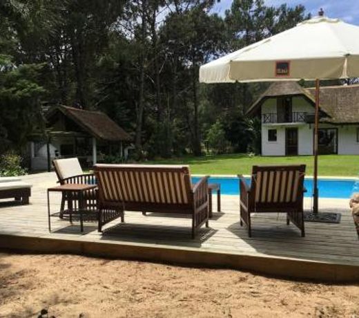 Punta Ballena, Solanas, cabana
