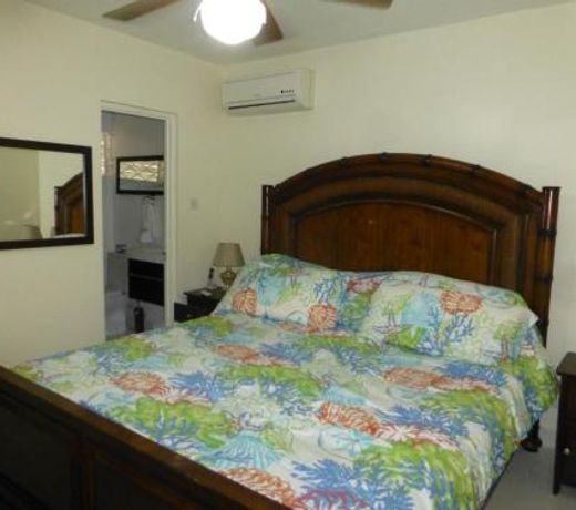 Rockley Golf Club, 2 bed 2 bath Pool, Tennis, Golf, Bar & Restaurant!