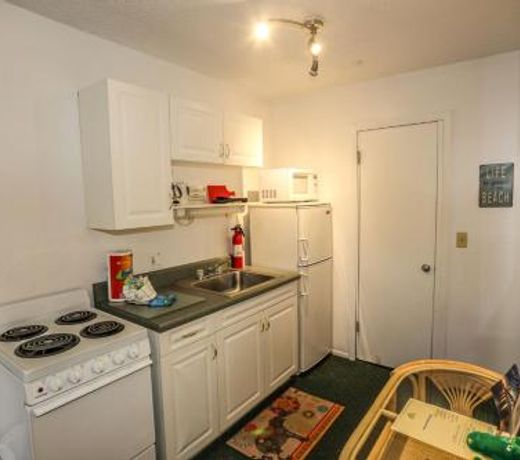 5583 Estero Blvd Iguana Mama's Beach House