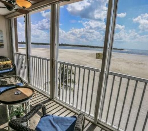 Castle Beach 402