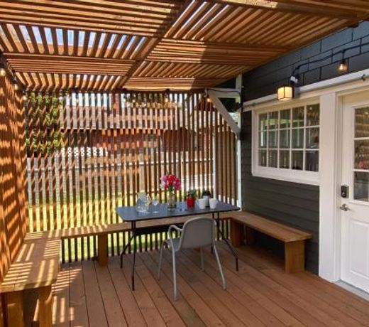 Cozy Home Conveniently Located with King Bed