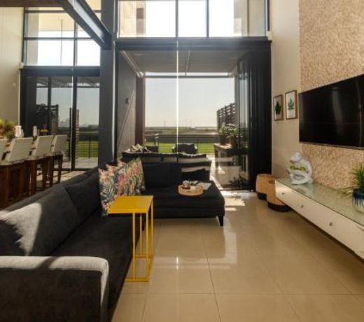 Quayside Waterfront Apartment