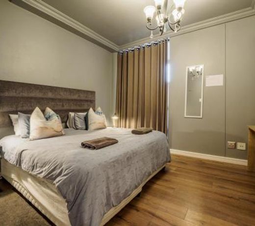 2 Sleeper with King Bed at Point Waterfront