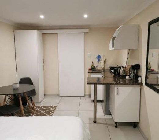 33 On Edwin Self-Catering Accommodation